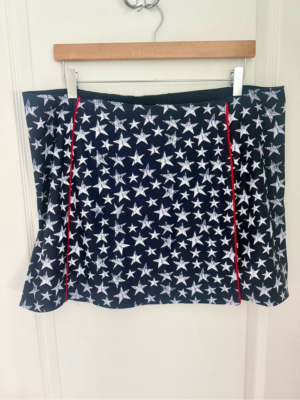 Jofit Navy Star-Print Athletic Skirt with Red Piping Accents Size XL